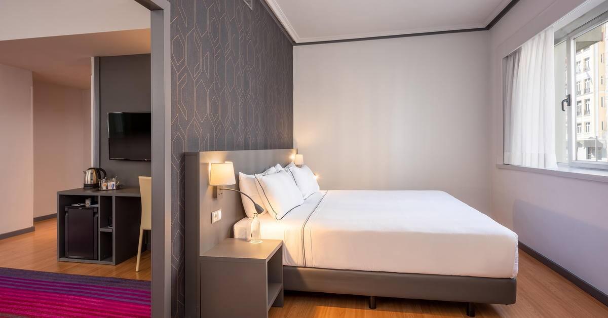 Hotel Madrid Plaza de España, Affiliated by Meliá Esterno foto